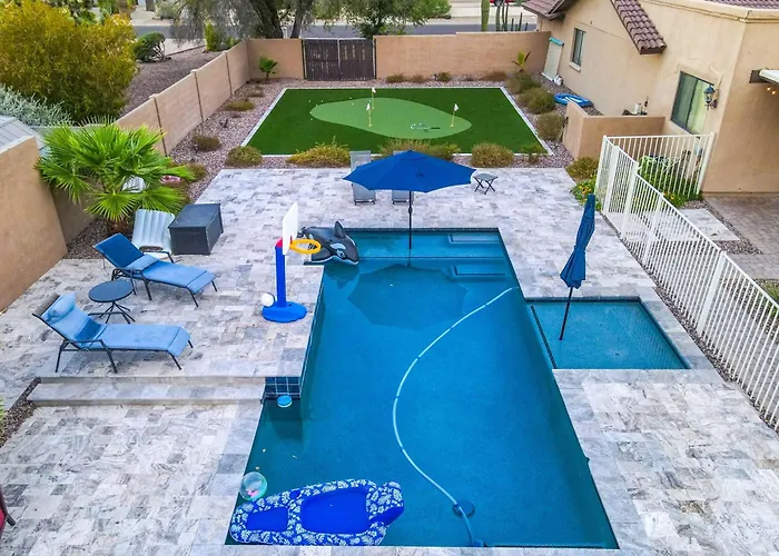 Vakantiehuis Group Getaway W/ Pool & Putting In Glendale *