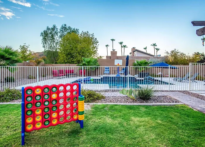 Group Getaway W/ Pool & Putting In Glendale * Phoenix