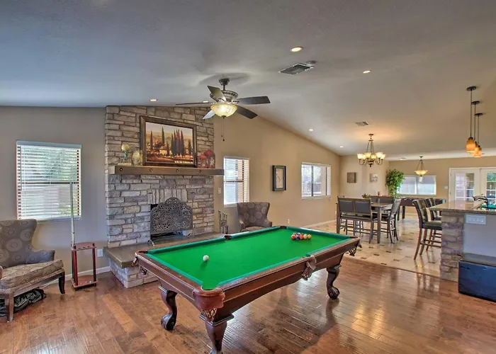 Group Getaway W/ Pool & Putting In Glendale Vakantiehuis Phoenix