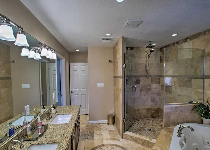 Vakantiehuis Group Getaway W/ Pool & Putting In Glendale